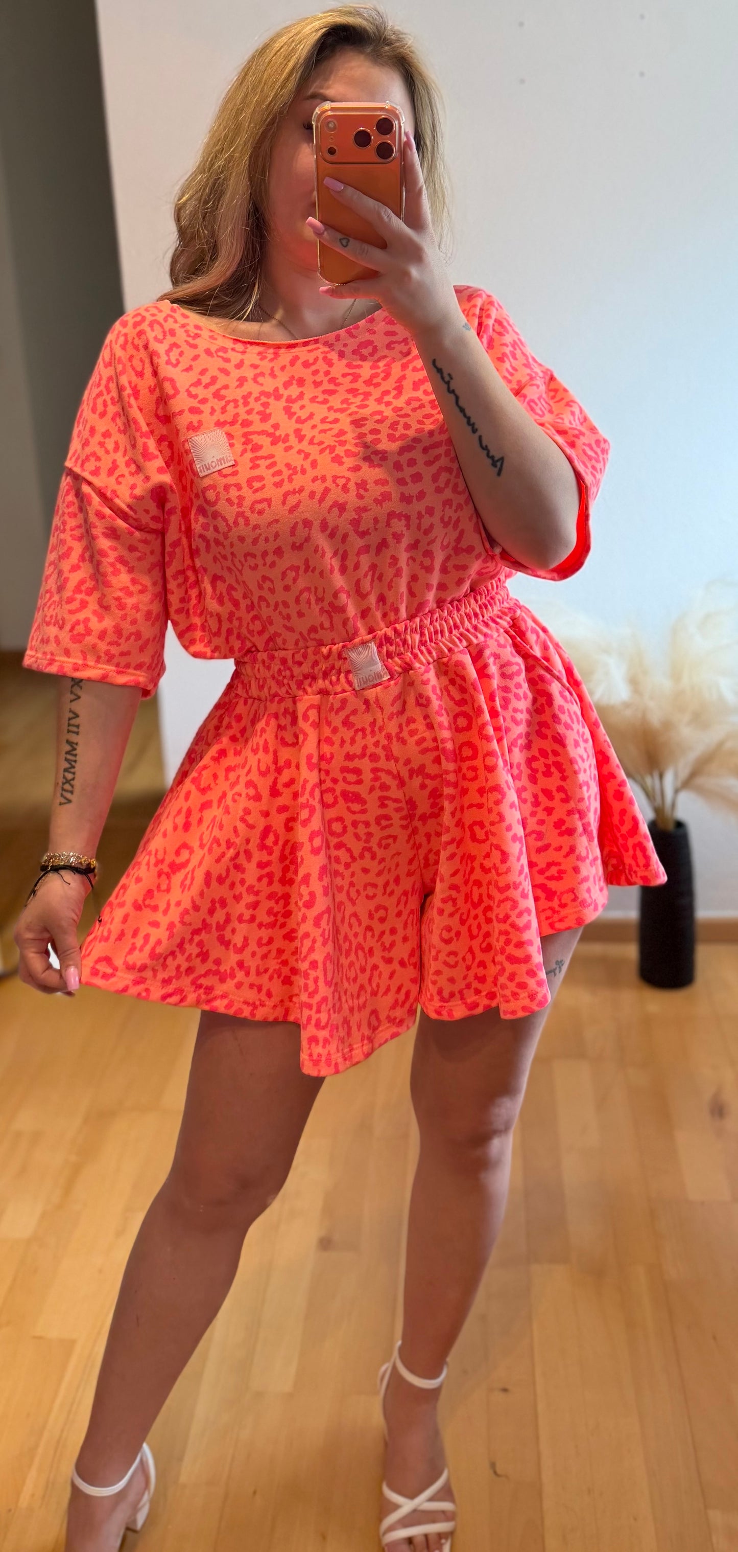 SET LEO NEON
