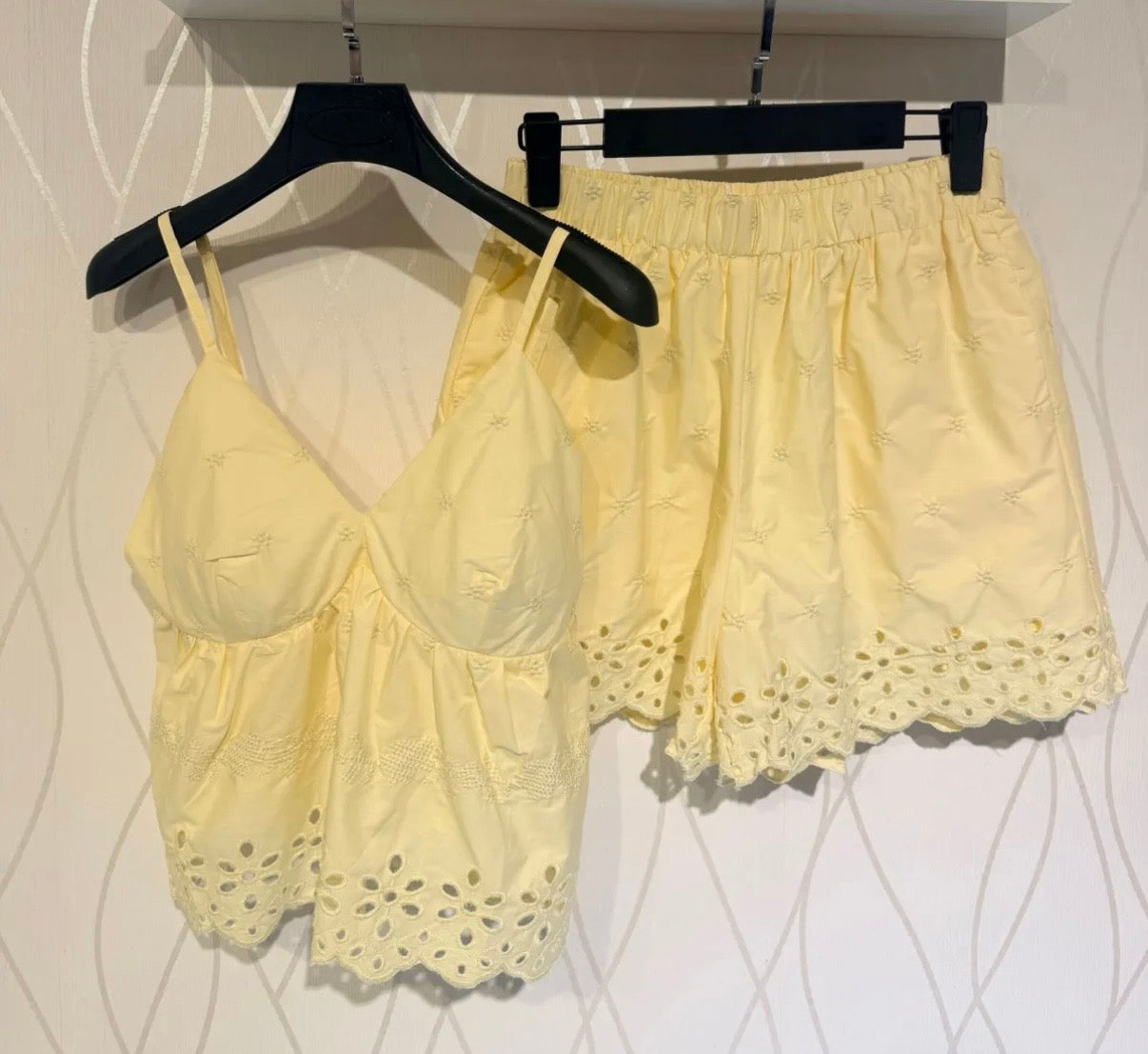 YELLOW Short