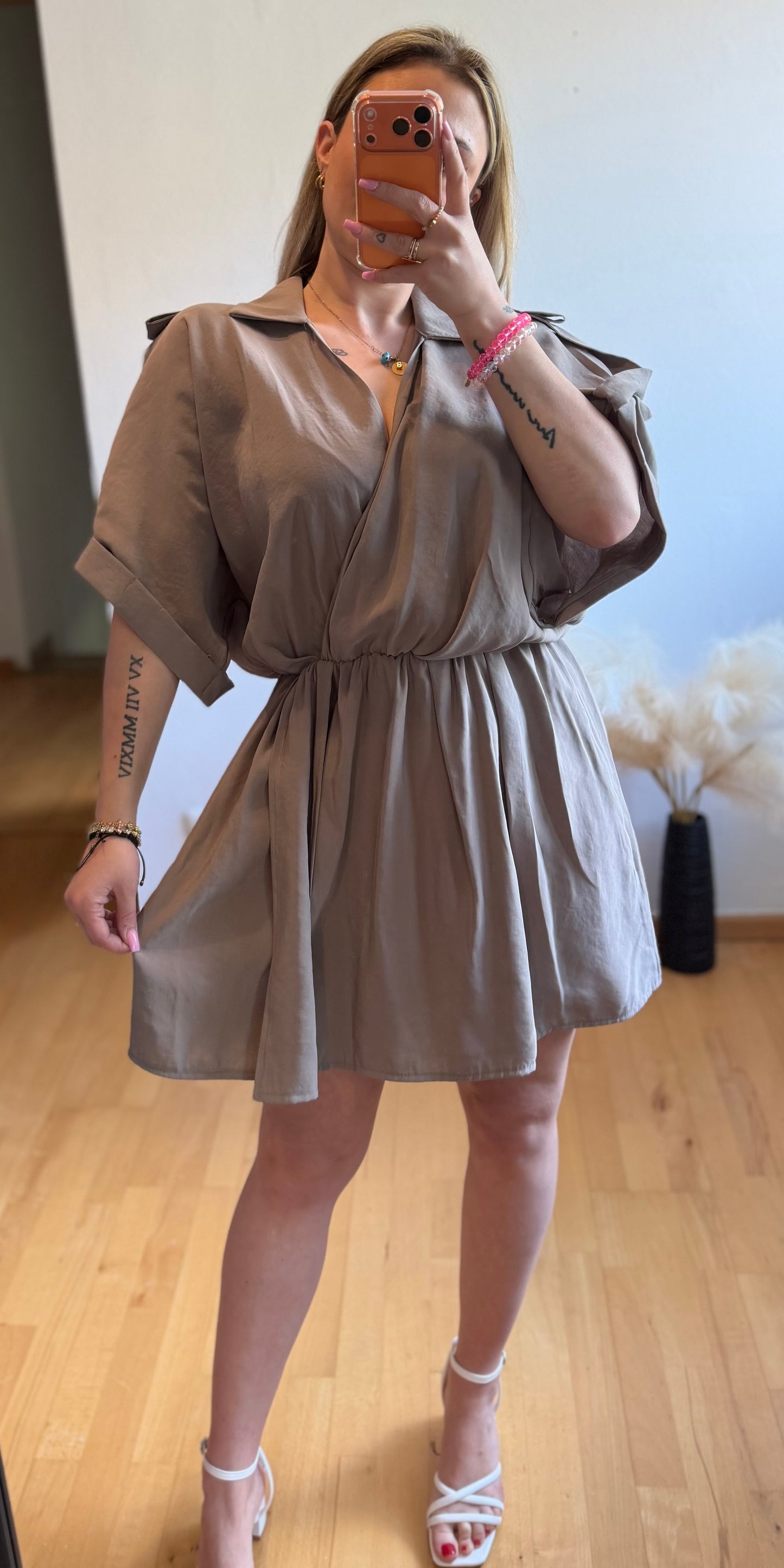 Kleid Taupe