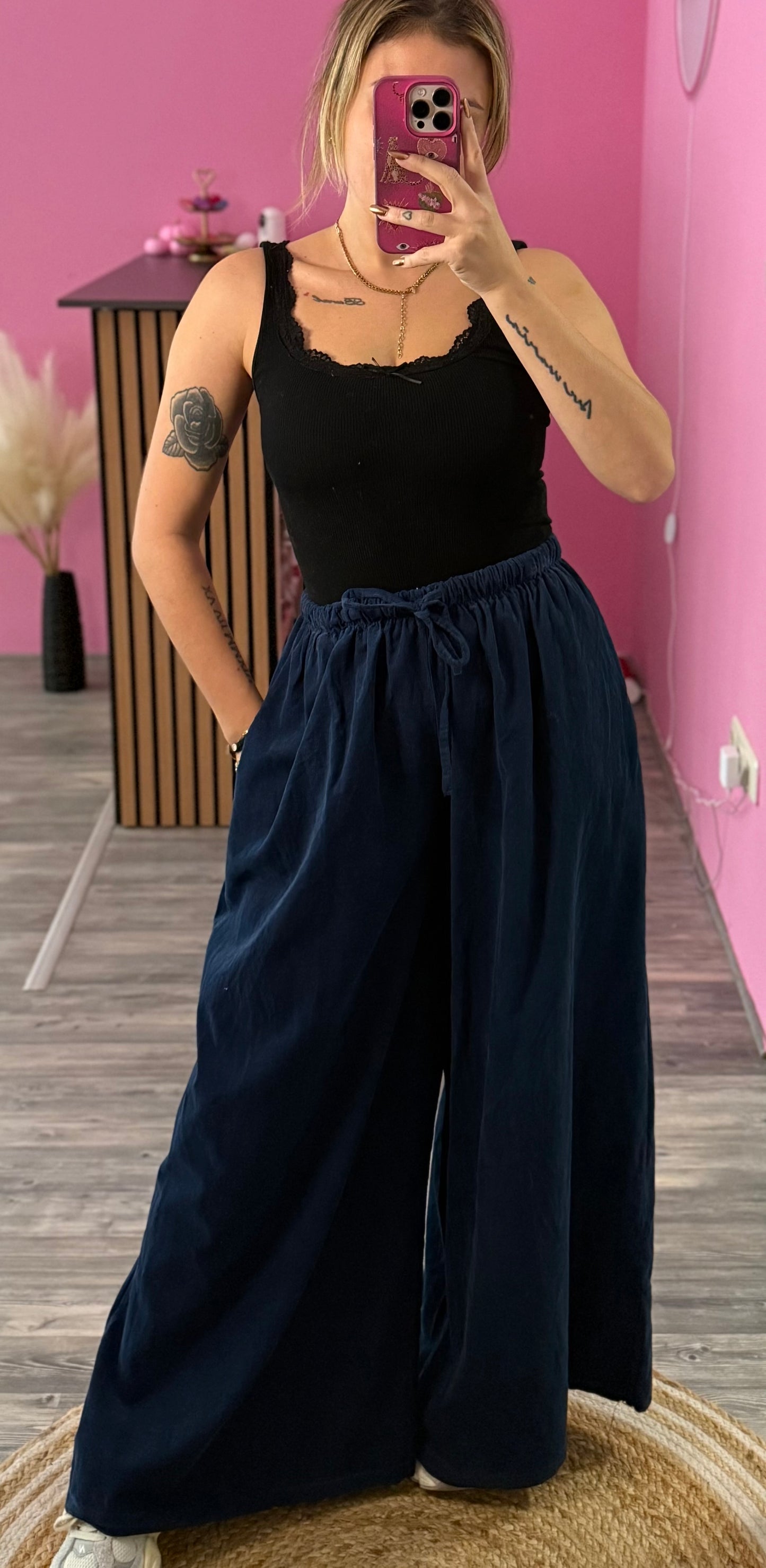 Blaue Stoffhose