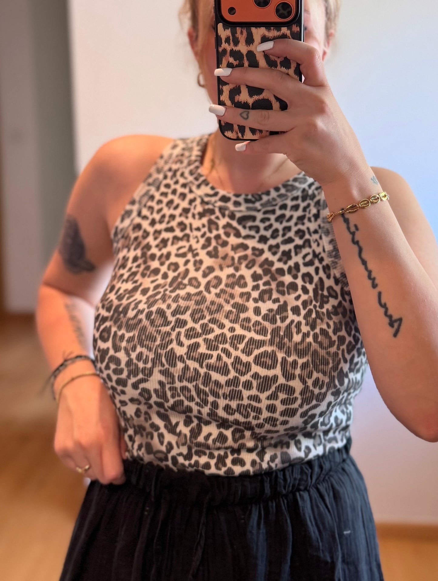Leo Top