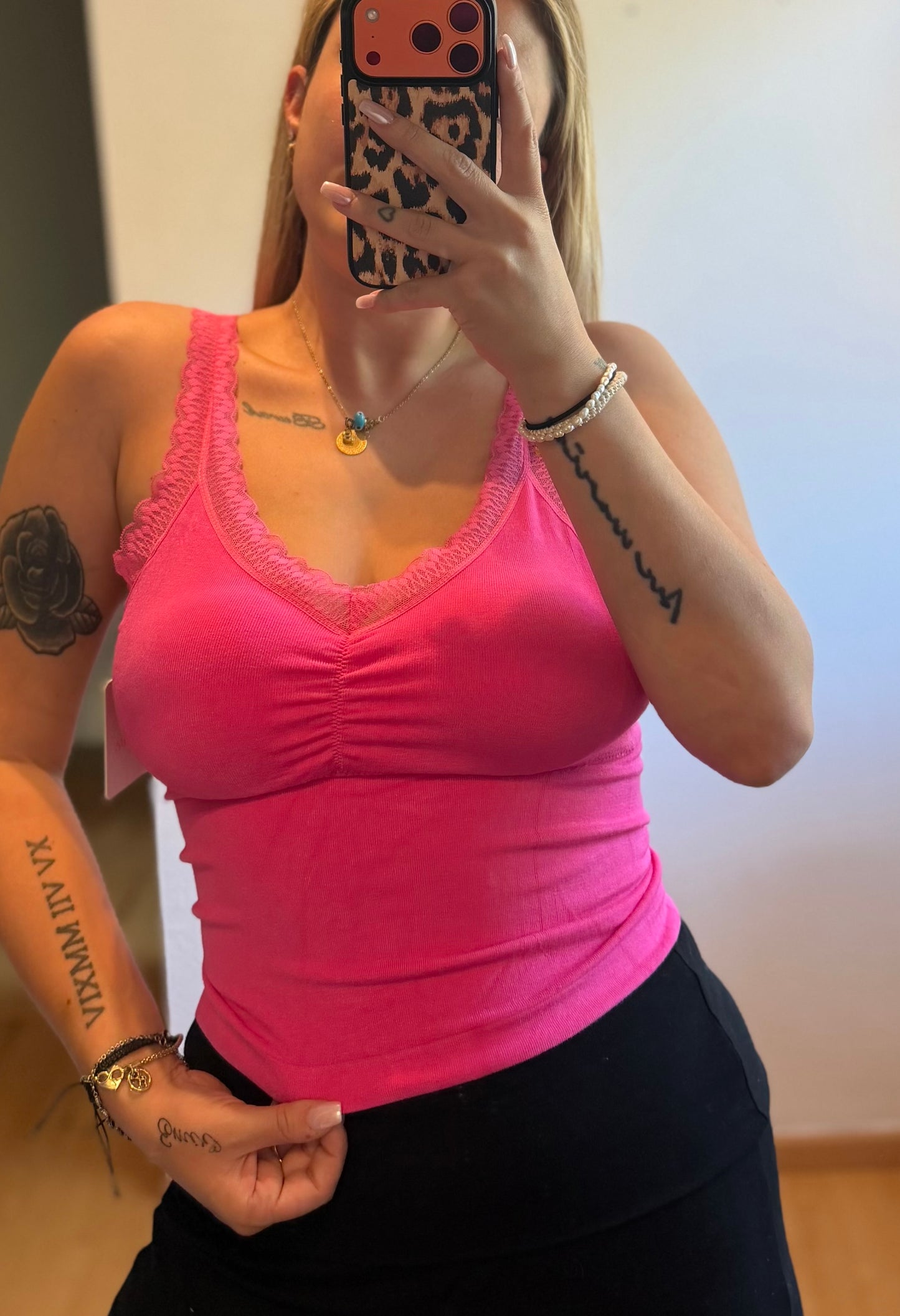 Top Pink mit Cups