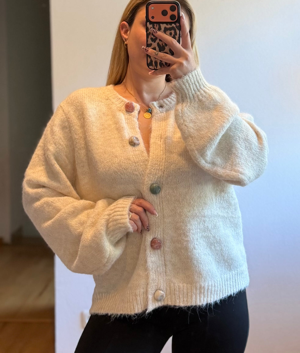 Cardigan mit Steinchen Creme
