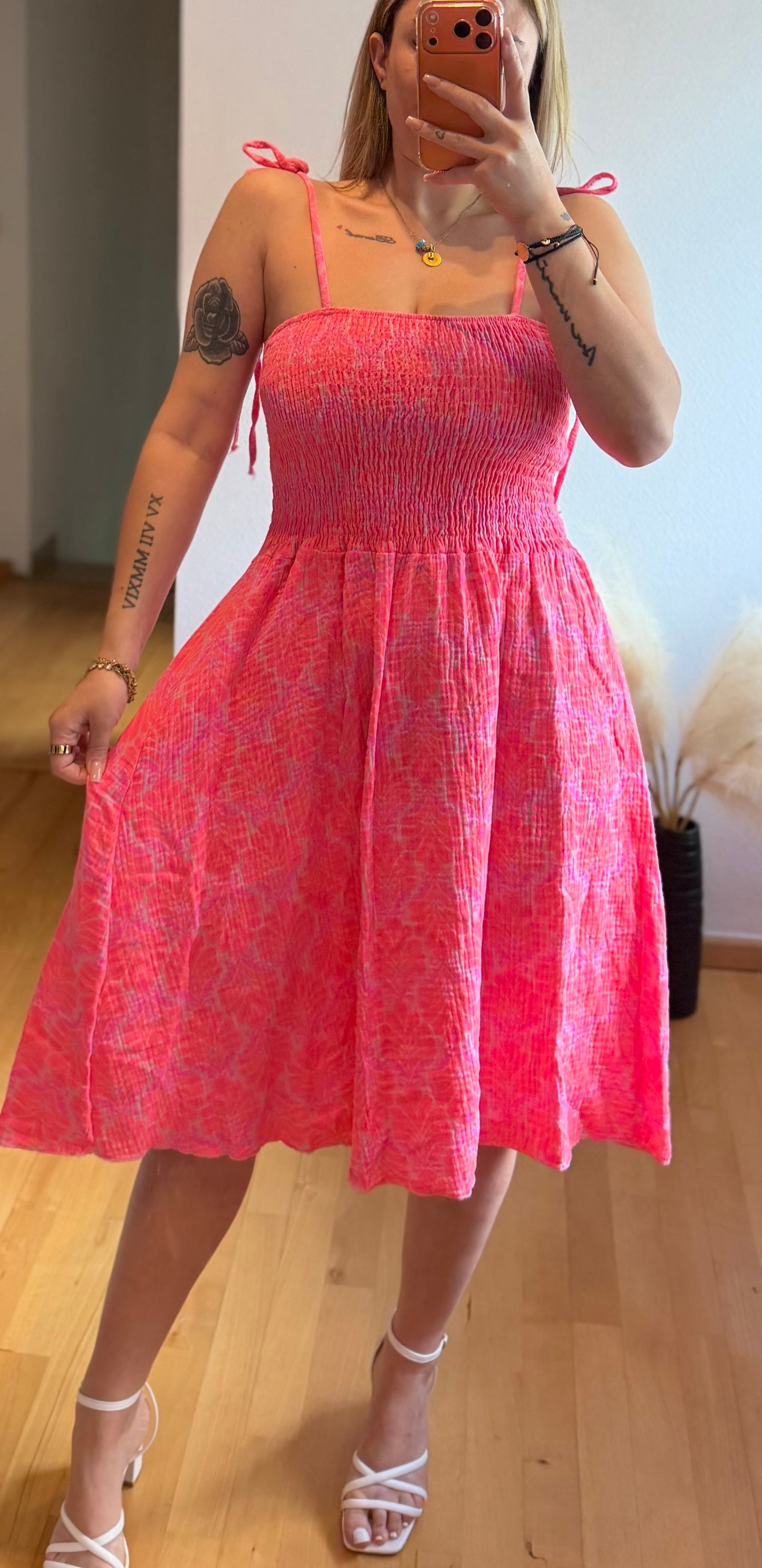 Kleid Neon Musselin