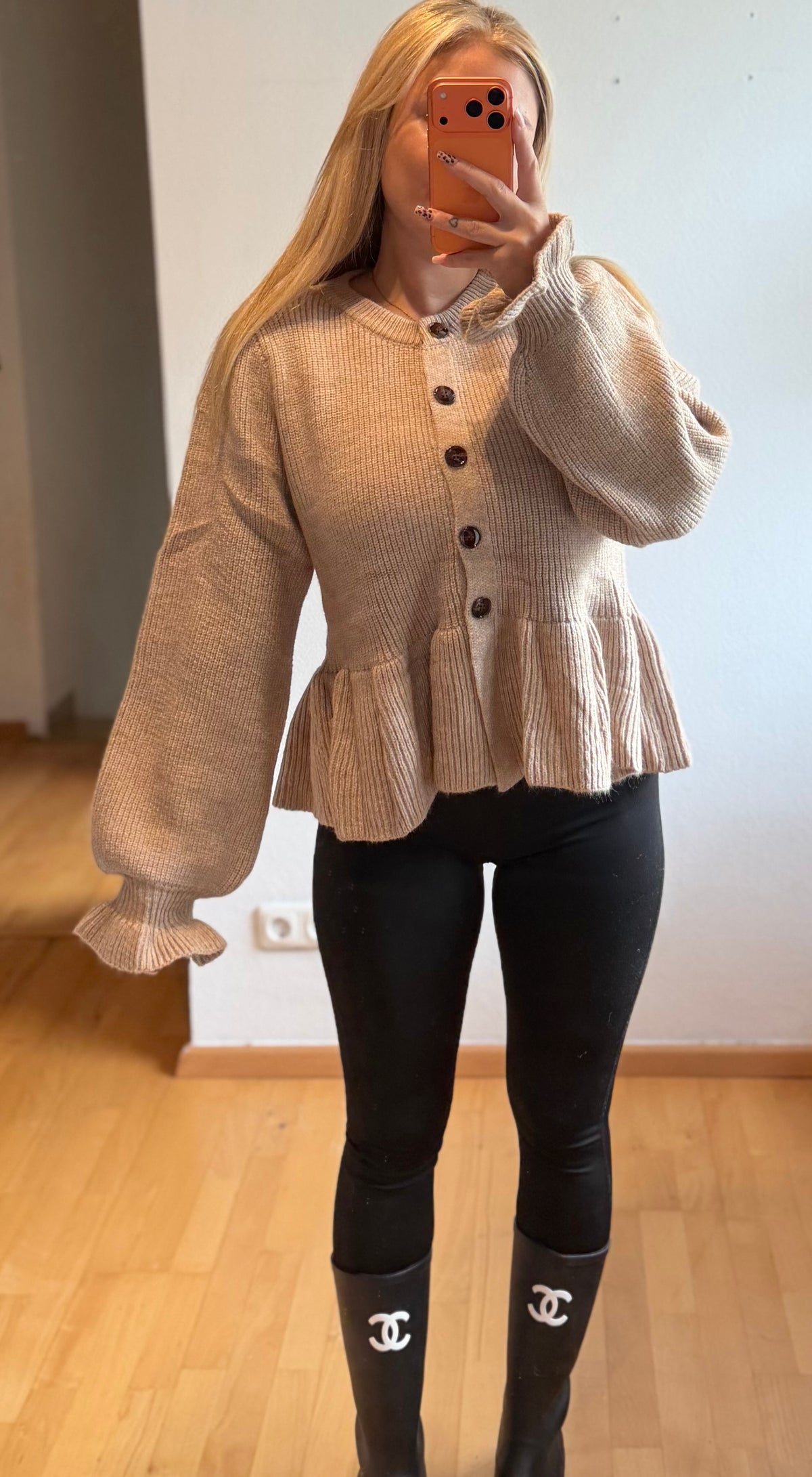 Rüschen Taupe