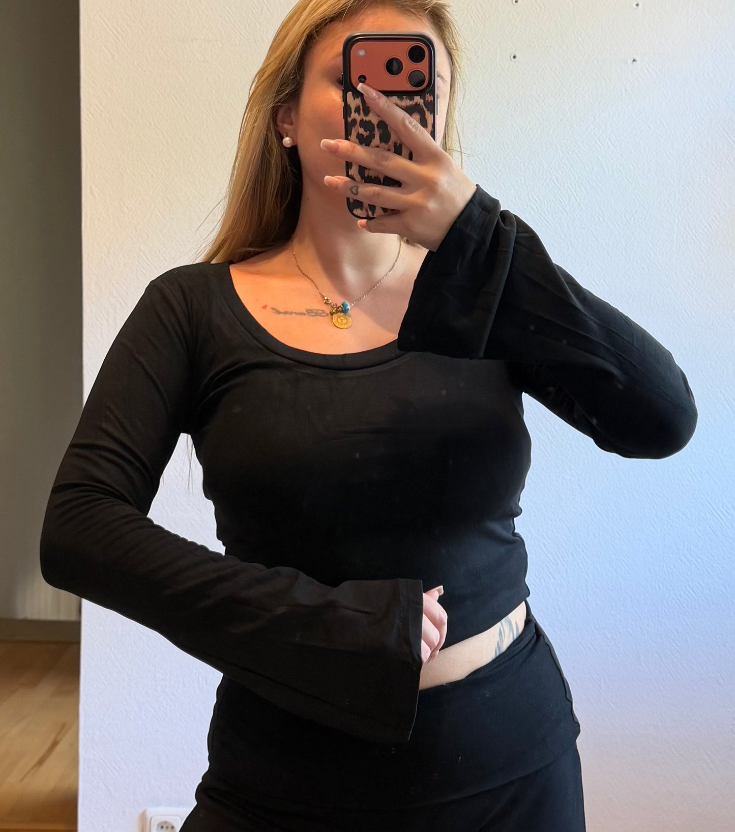 Basic U Black