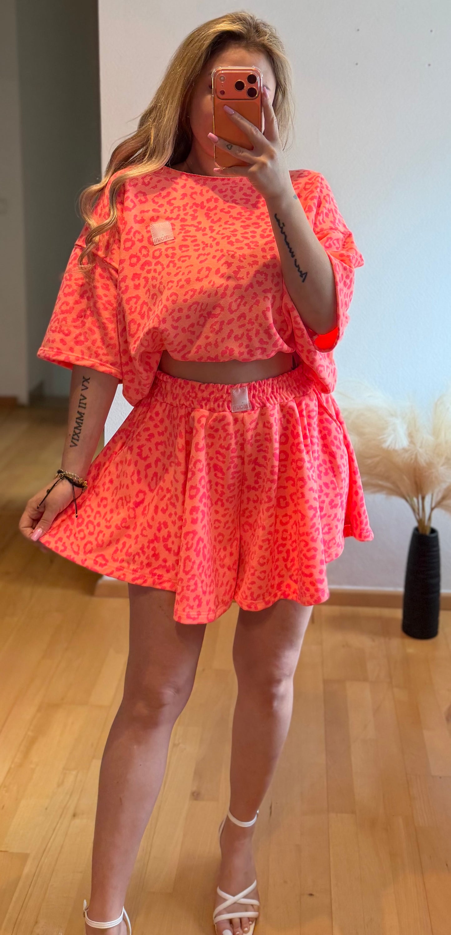 SET LEO NEON
