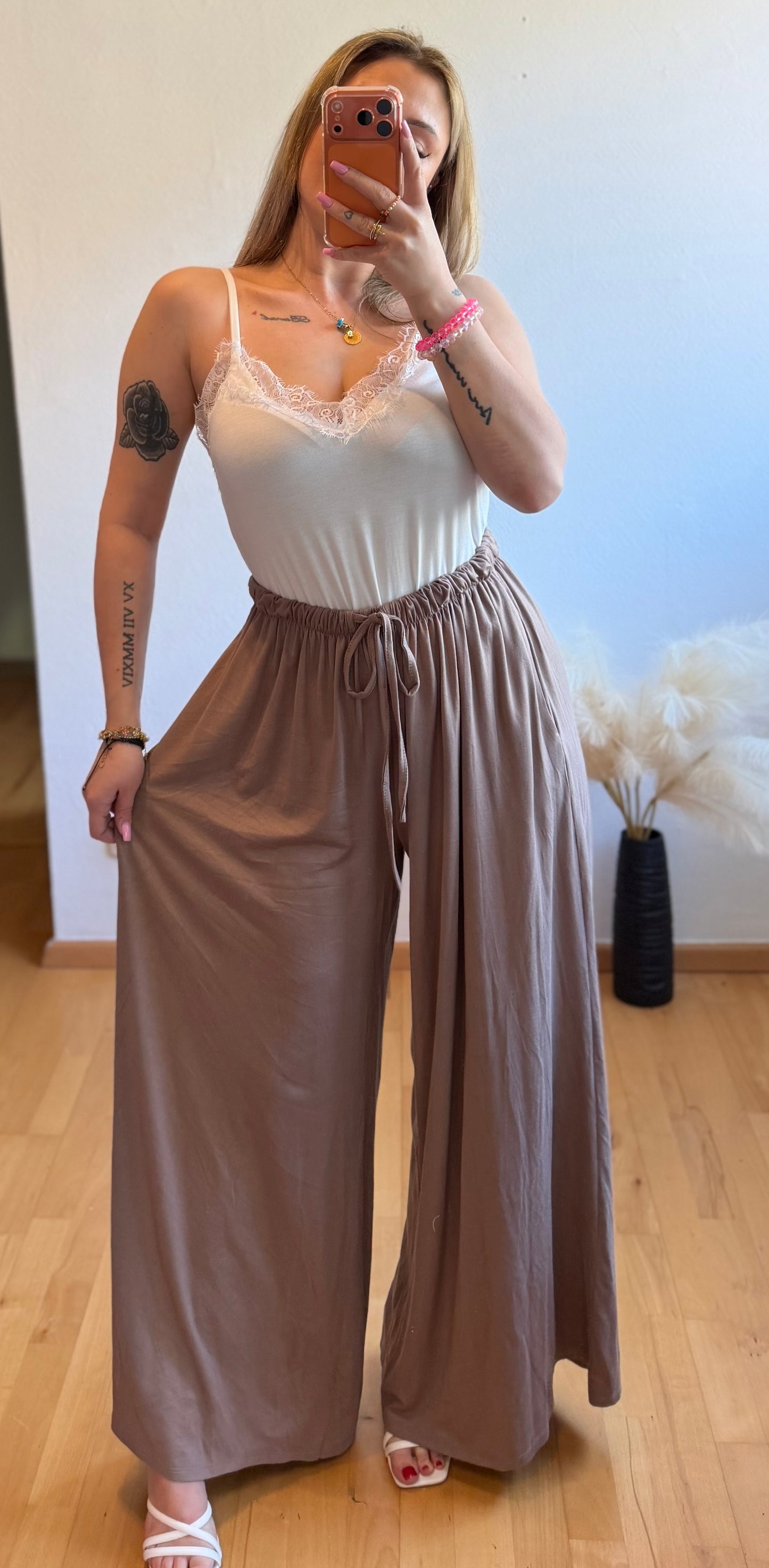 Hose Vika Beige