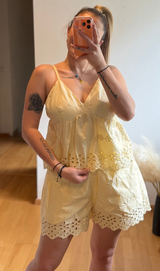 YELLOW Top